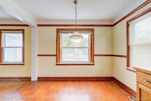 1355 Harvard Road, Berkley, MI 48072