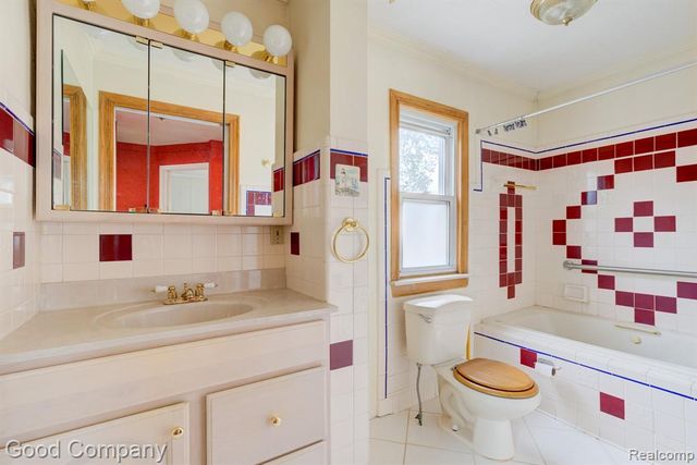 1355 Harvard Road, Berkley, MI 48072