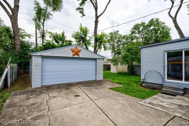 1355 Harvard Road, Berkley, MI 48072