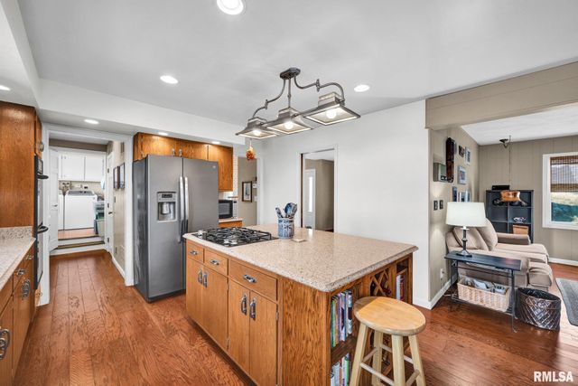 1230 N OLDE FARM Road, East Peoria, IL 61611