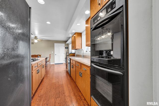 1230 N OLDE FARM Road, East Peoria, IL 61611