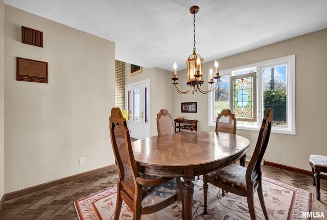 1230 N OLDE FARM Road, East Peoria, IL 61611