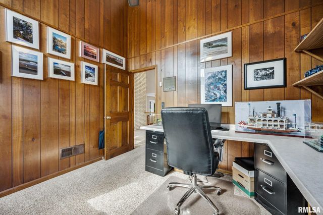 1230 N OLDE FARM Road, East Peoria, IL 61611