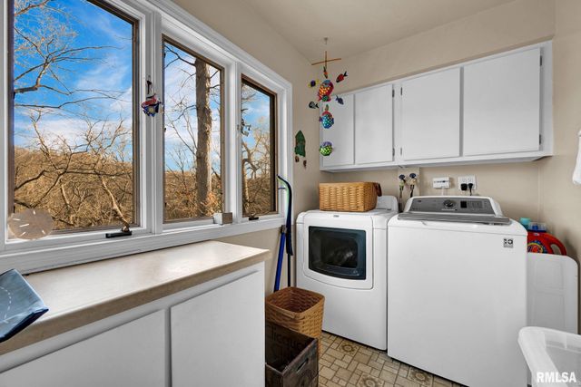 1230 N OLDE FARM Road, East Peoria, IL 61611