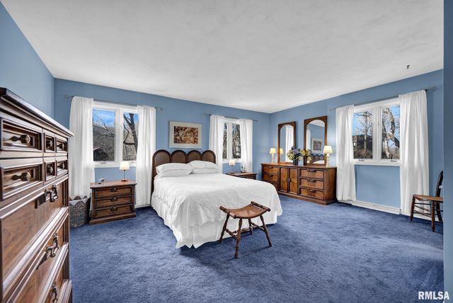 1230 N OLDE FARM Road, East Peoria, IL 61611