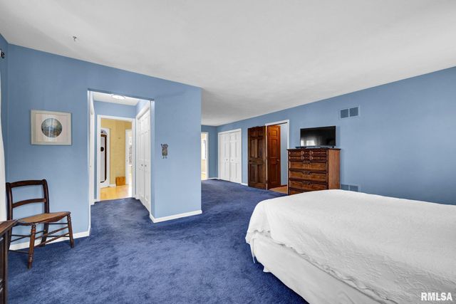 1230 N OLDE FARM Road, East Peoria, IL 61611