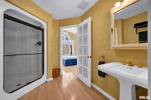 1230 N OLDE FARM Road, East Peoria, IL 61611