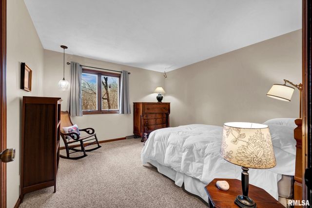 1230 N OLDE FARM Road, East Peoria, IL 61611