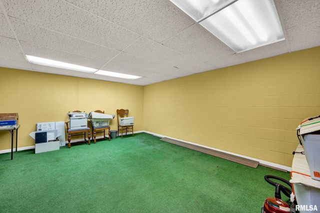 1230 N OLDE FARM Road, East Peoria, IL 61611