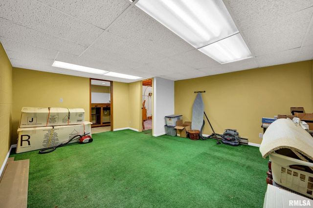 1230 N OLDE FARM Road, East Peoria, IL 61611