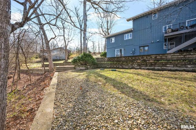 1230 N OLDE FARM Road, East Peoria, IL 61611