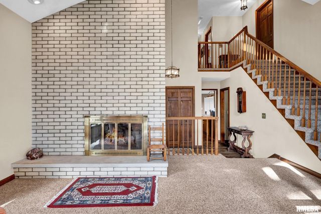 1230 N OLDE FARM Road, East Peoria, IL 61611