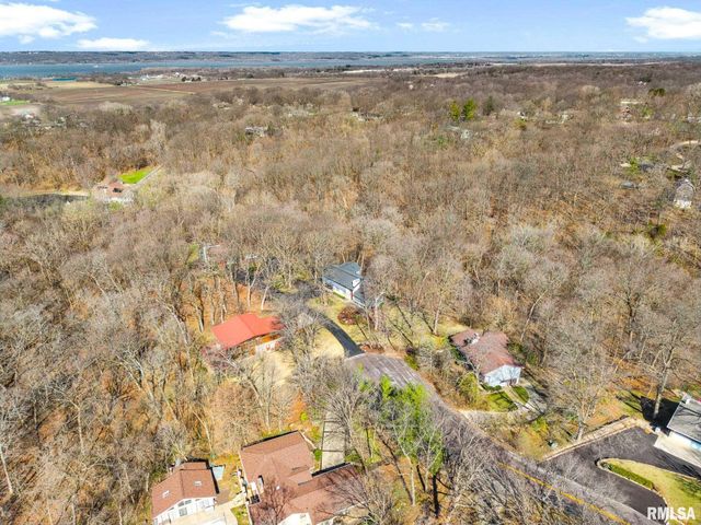 1230 N OLDE FARM Road, East Peoria, IL 61611