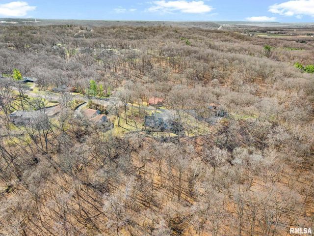 1230 N OLDE FARM Road, East Peoria, IL 61611