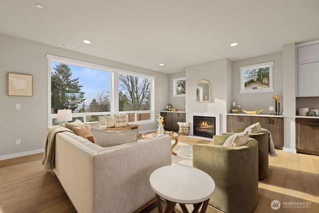 7853 S 132 Street, Seattle, WA 98178