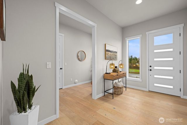 7853 S 132 Street, Seattle, WA 98178