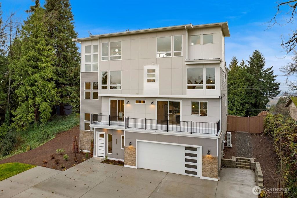 7853 S 132 Street, Seattle, WA 98178