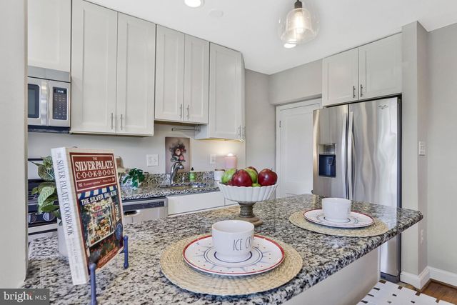241 LYNHAVEN DR, Alexandria, VA 22305