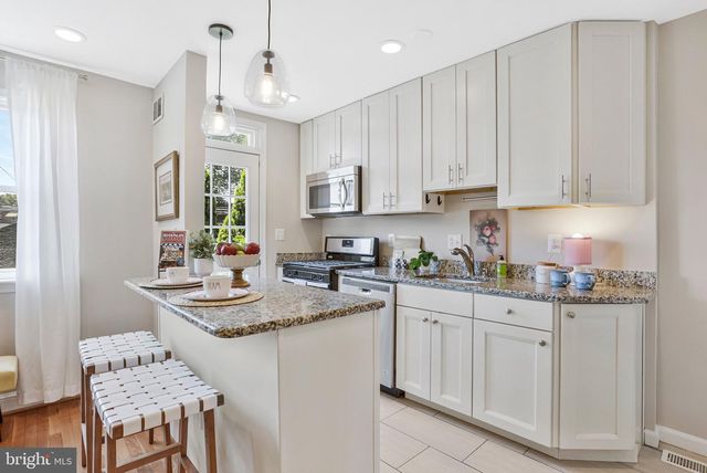 241 LYNHAVEN DR, Alexandria, VA 22305