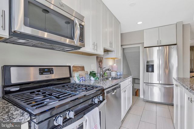 241 LYNHAVEN DR, Alexandria, VA 22305