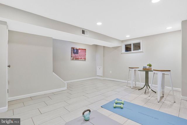241 LYNHAVEN DR, Alexandria, VA 22305