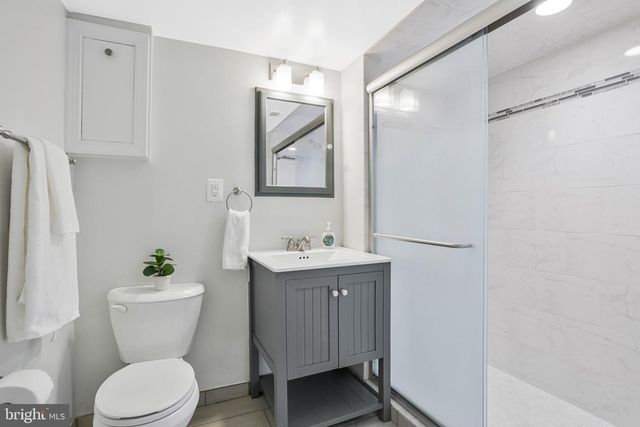 241 LYNHAVEN DR, Alexandria, VA 22305