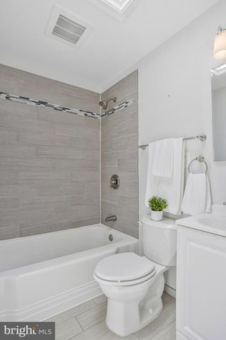 241 LYNHAVEN DR, Alexandria, VA 22305