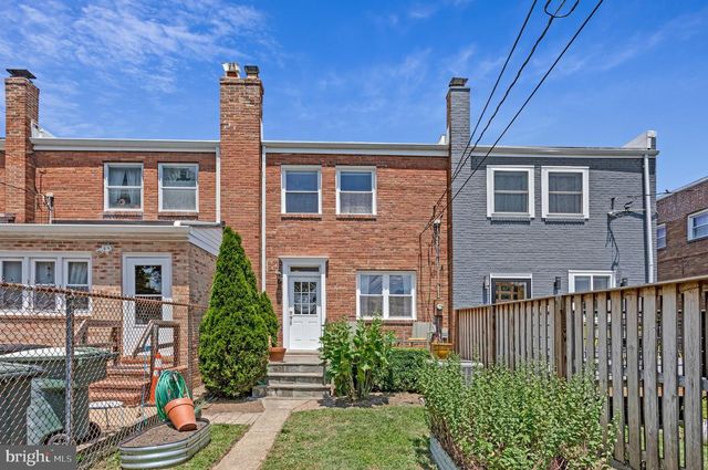 241 LYNHAVEN DR, Alexandria, VA 22305