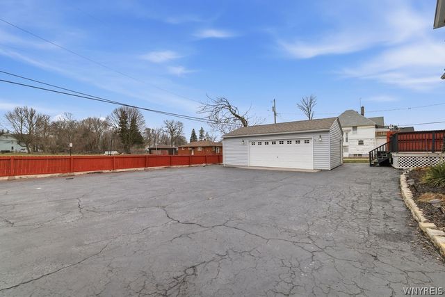 1606 8th Street, Niagara Falls, NY 14305