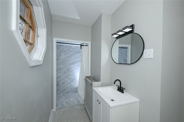 19617 Lomond Boulevard, Shaker Heights, OH 44122