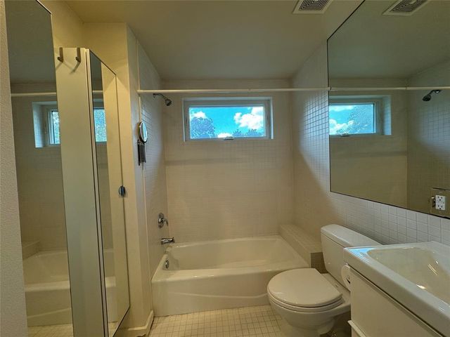 1208 E 2nd ST B, Austin, TX 78702