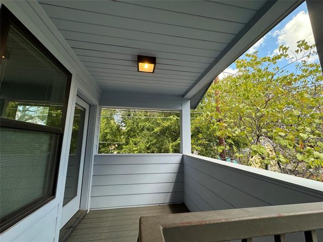 1208 E 2nd ST B, Austin, TX 78702