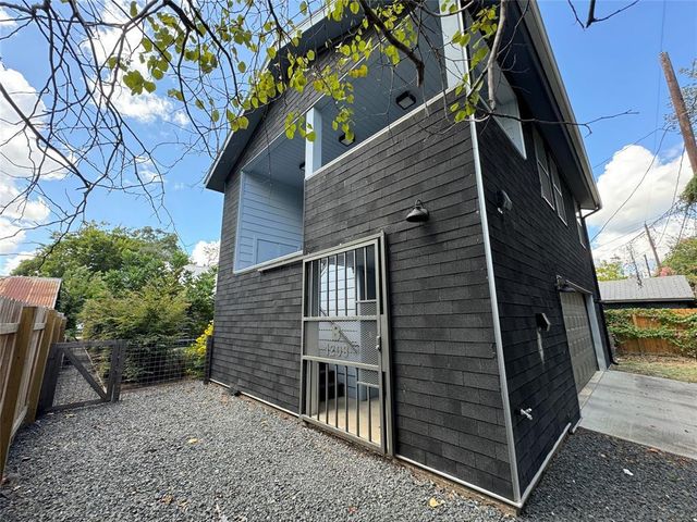 1208 E 2nd ST B, Austin, TX 78702