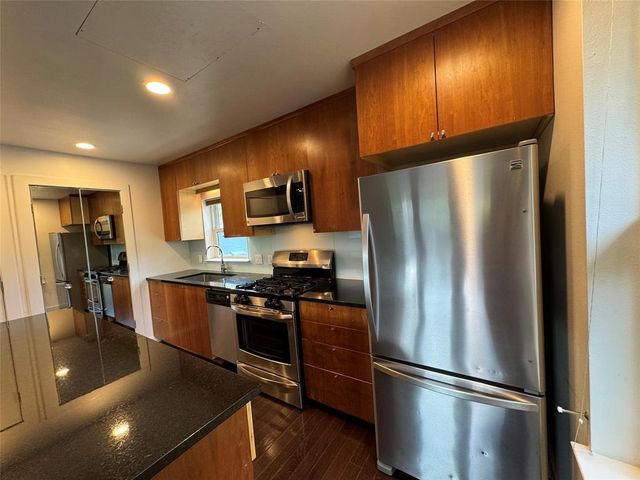 1208 E 2nd ST B, Austin, TX 78702