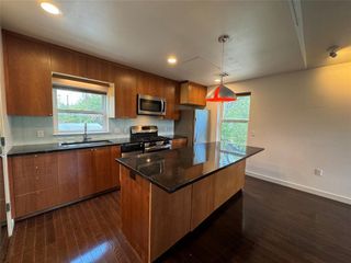 1208 E 2nd ST B, Austin, TX 78702