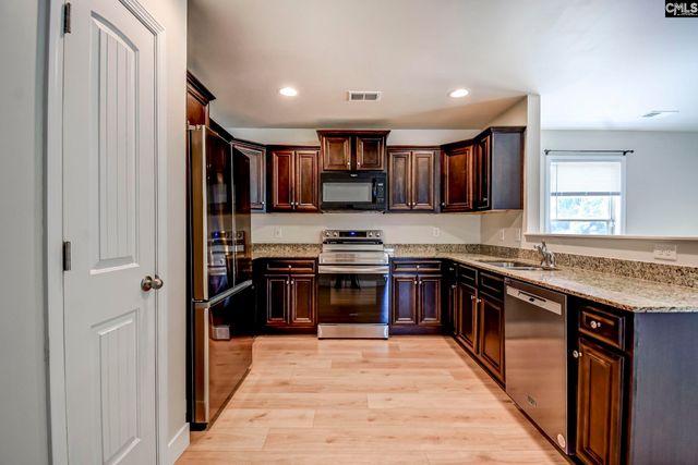 325 Harvester Loop, Hopkins, SC 29061