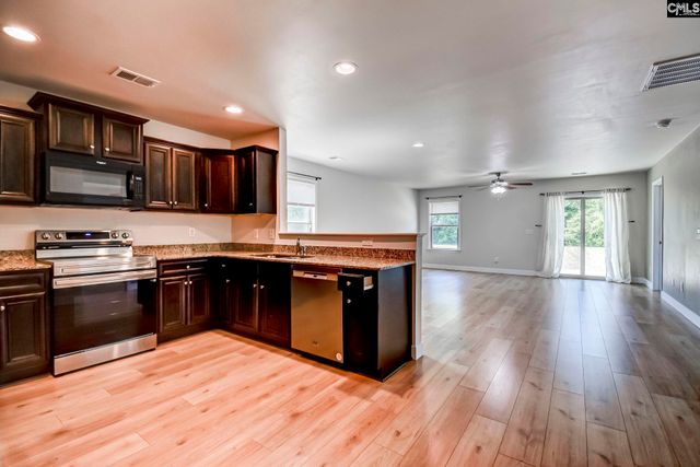 325 Harvester Loop, Hopkins, SC 29061