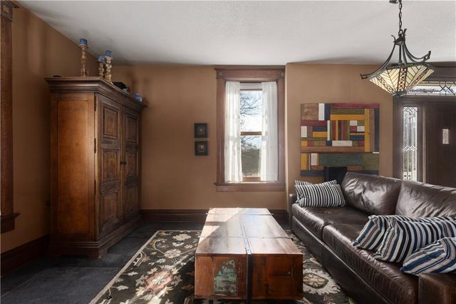 1101 Myrtle Avenue, St Joseph, MO 64505