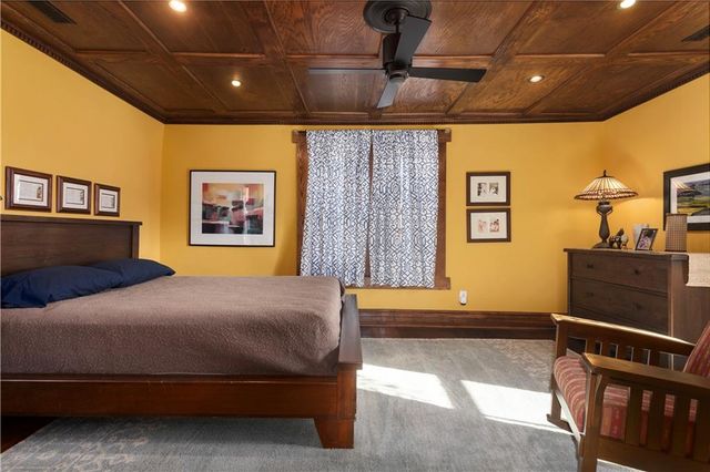 1101 Myrtle Avenue, St Joseph, MO 64505