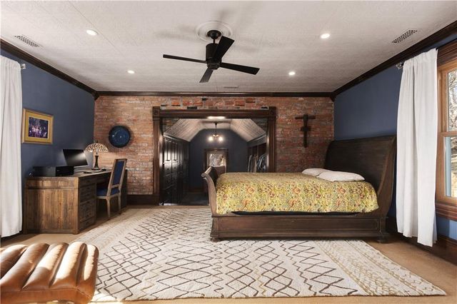 1101 Myrtle Avenue, St Joseph, MO 64505