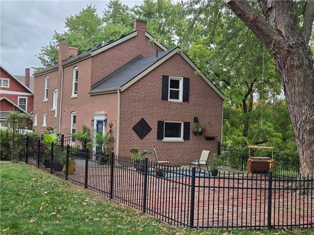 1101 Myrtle Avenue, St Joseph, MO 64505