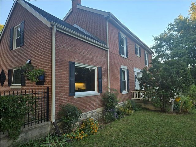 1101 Myrtle Avenue, St Joseph, MO 64505