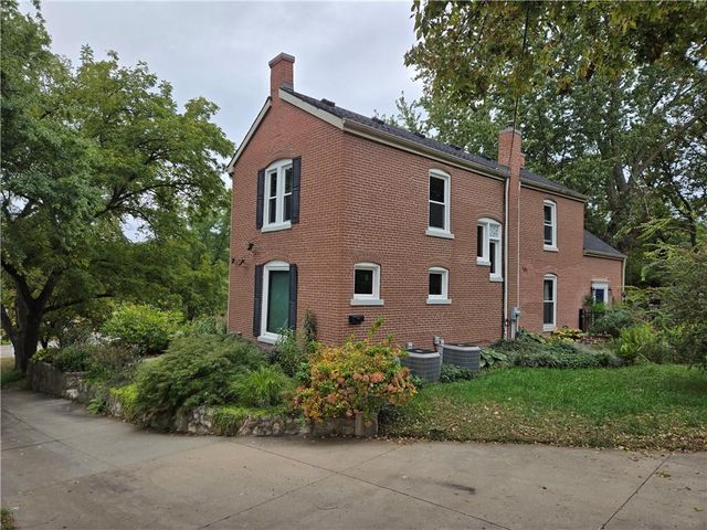 1101 Myrtle Avenue, St Joseph, MO 64505