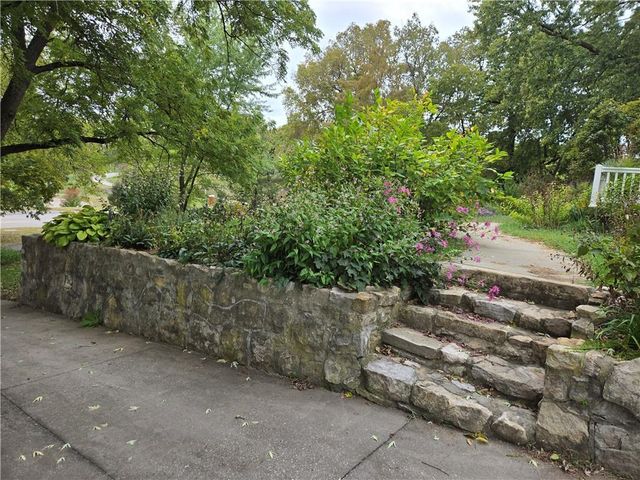 1101 Myrtle Avenue, St Joseph, MO 64505