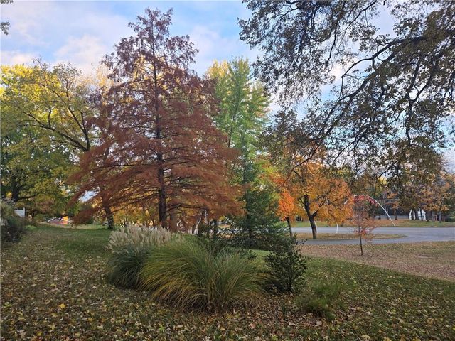 1101 Myrtle Avenue, St Joseph, MO 64505