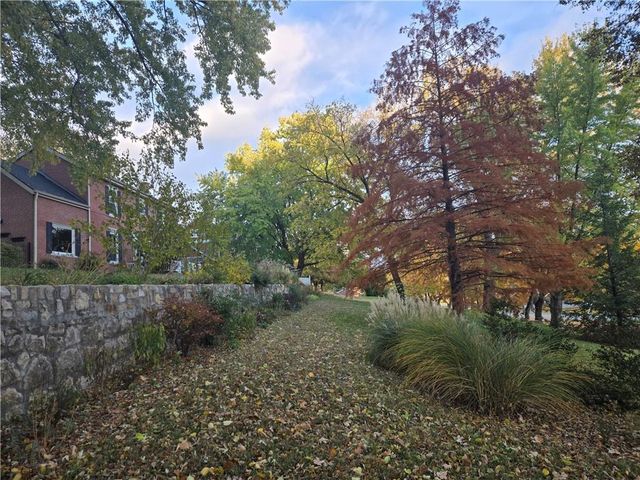 1101 Myrtle Avenue, St Joseph, MO 64505