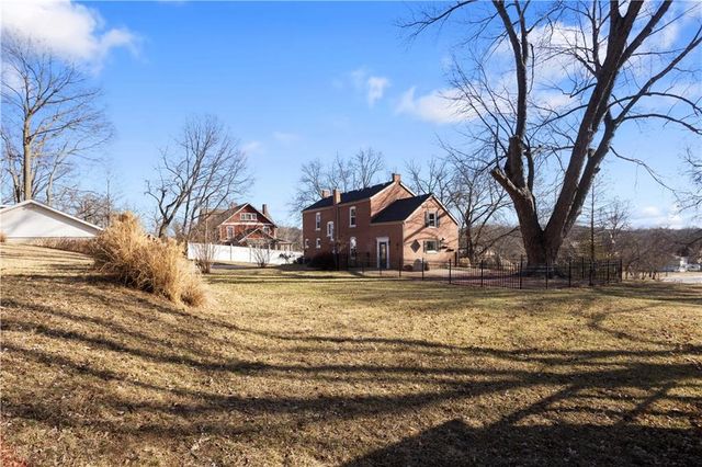 1101 Myrtle Avenue, St Joseph, MO 64505