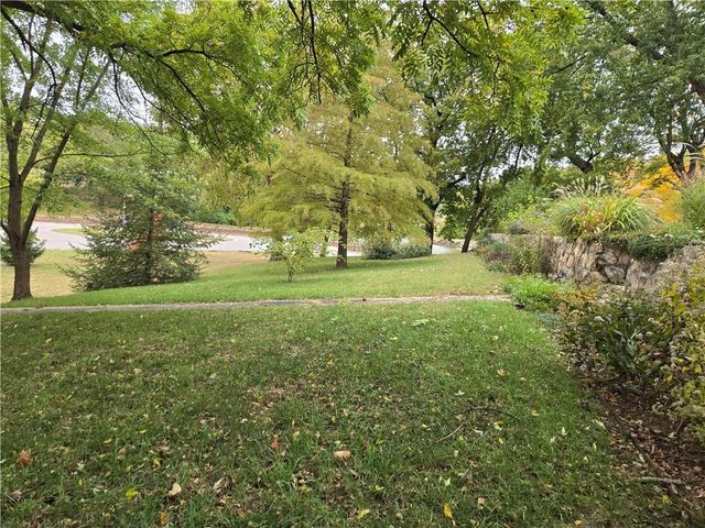 1101 Myrtle Avenue, St Joseph, MO 64505