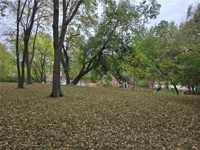 1101 Myrtle Avenue, St Joseph, MO 64505