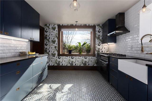 1101 Myrtle Avenue, St Joseph, MO 64505